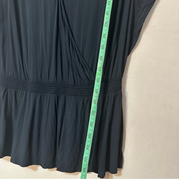 Banana Republic Navy V-Neck Top SIZE S - Picture 9 of 9